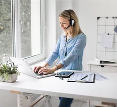 Standing desks gained popularity in recent years, especially once the COVID-19 pandemic had more and more people working from home, but they may not necessarily make that much of a difference. 