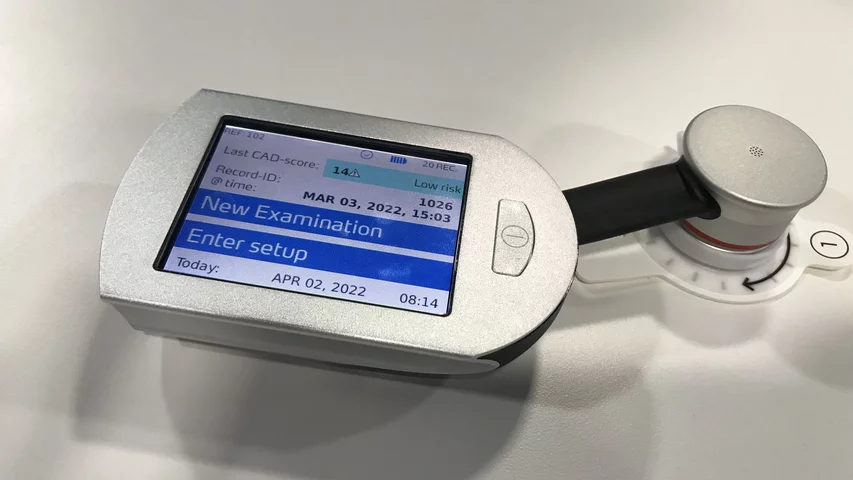 This is the Kardiogenics wearable cardiac monitoring patch. It can transfer all the recorded data on the device into the EMR and offers real-time monitoring for ICU or home use. It interfaces via bluetooth to an iPad to transfer data. It has been submitted for FDA review. #ACC2022