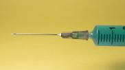 vaccine syringe covid-19 coronavirus