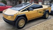Gold-plater Tesla Cybertruck